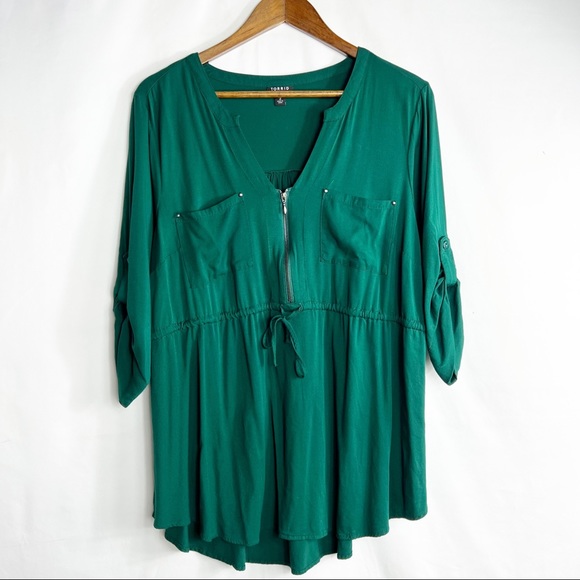 torrid Tops - TORRID Green Challis Zip Front Babydoll Tunic in Size 2X